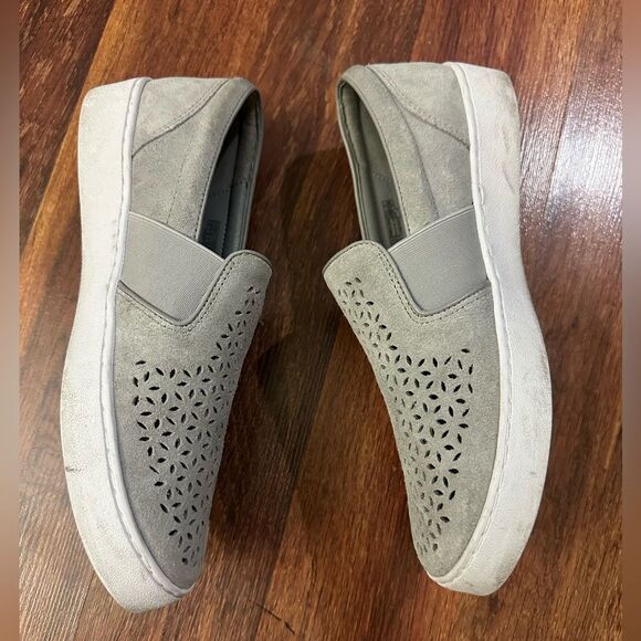 Vionic Men's Gray Slip-On Shoes - Picture 7 of 9